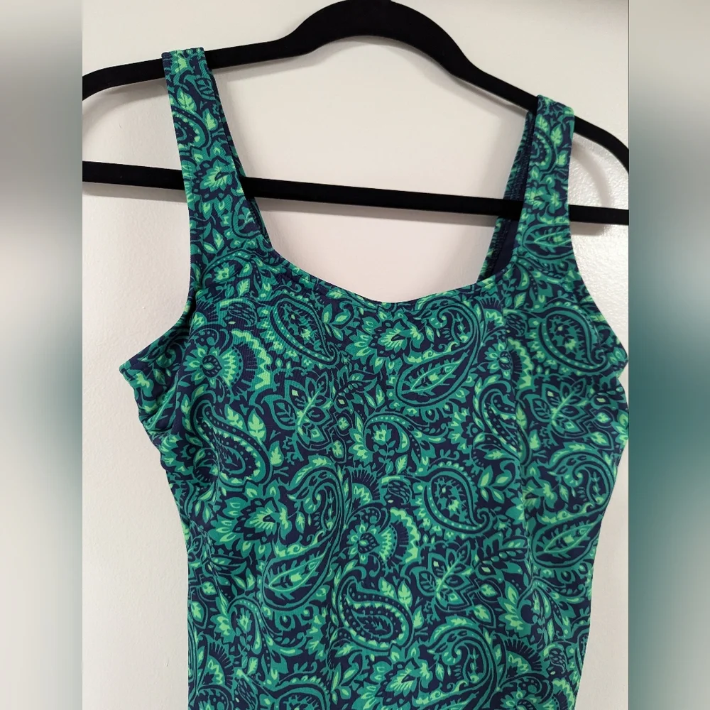 One piece‎ swimsuit